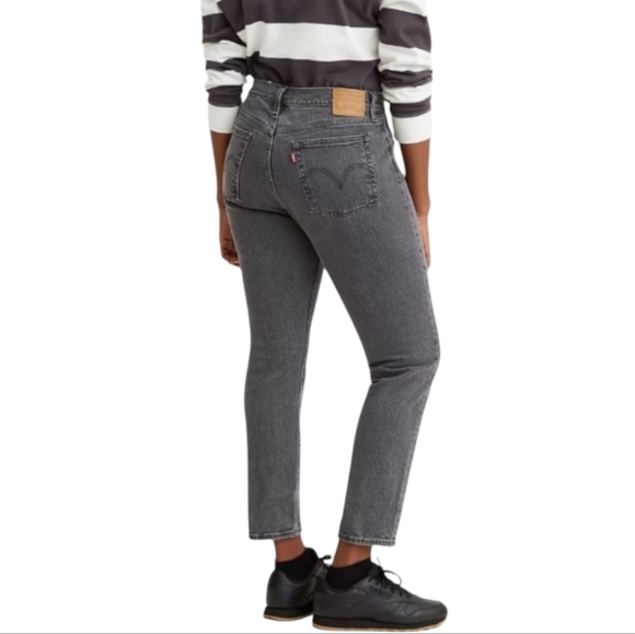 Levi's Wedgie Fit Ankle Grey Women's 30 - Picture 2 of 10